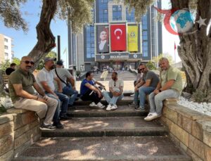 İzmir Buca Belediyesinde İşçilerin Ücret Krizi: İş Bırakma Eylemi Başladı