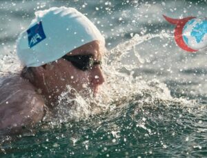 İzmirli Yüzücü İngiltere’de Gümüş Madalya Kazandı