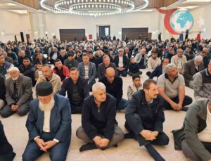 Kars’ta Bayram Namazının Coşkusu: Camiler Doldu Taştı