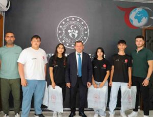 Kayseri’de Bilek Güreşi Başarıları: Sporculardan İl Müdürüne Anlamlı Ziyaret