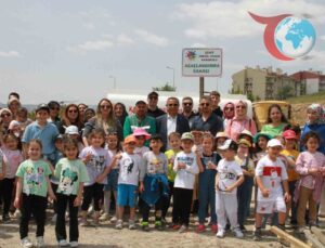 Kayseri’de Yeşil Gelecek İçin 500 Fidan Toprakla Buluştu