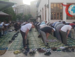 Kırklareli’nde Bayram Coşkusu: Camilerde Teşrik Tekbirleri ve Bayramlaşma Heyecanı