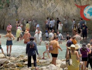 Kurban Bayramında Saklıkent Kanyonu’nda Ziyaretçi Akını