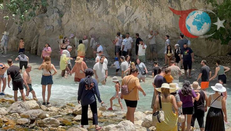Kurban Bayramında Saklıkent Kanyonu’nda Ziyaretçi Akını
