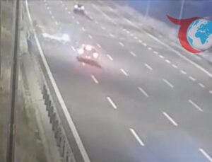 Kuzey Marmara Otoyolu’nda 5 kişinin yaralandığı trafik kazası anı kamerada