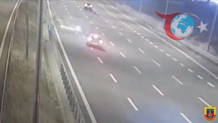Kuzey Marmara Otoyolu’nda 5 kişinin yaralandığı trafik kazası anı kamerada