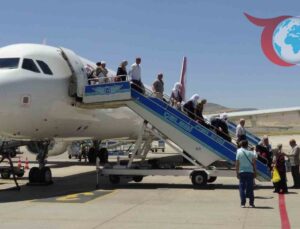 Malatyalı Hacılar Güzel Duygularla Memlekete Döndü