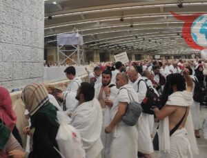 Mekke’de Hac İbadeti: Zorluklar ve Sorular