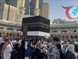 Mekke’de Hacı Adayları Arafat ve Müzdelife’de Manevi Yolculuklarına Devam Ediyor