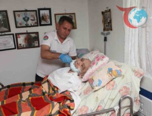 Muğla Büyükşehir Belediyesi’nin evde bakım hizmetiyle bayram sevinci kapıya geldi