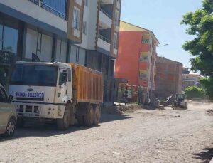 Patnos’ta Ulaşım Altyapısı Güçleniyor: Yeni Mahalle’de Yol Çalışmaları Hız Kesmeden Devam Ediyor