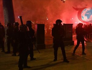 PSG’nin şampiyonluğunun ardından Fransa’da çıkan olaylarda bir kişi öldü, 427 kişi gözaltı