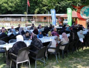 Sakarya Büyükşehir Belediyesi’nden Yaşlılara Özel Keyifli Piknik Etkinliği