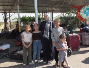 Suriyeli Sığınmacılar Türkiye’ye Teşekkür Ederek Yurtlarına Dönüyor