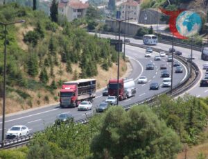 Tatilcilerin Dönüş Yolculuğunda Trafik Akıcı Seyrediyor