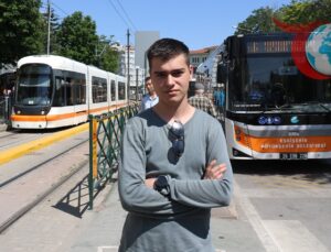 Üniversite Öğrencisinin Eşsiz Toplu Taşıma Tutkusu