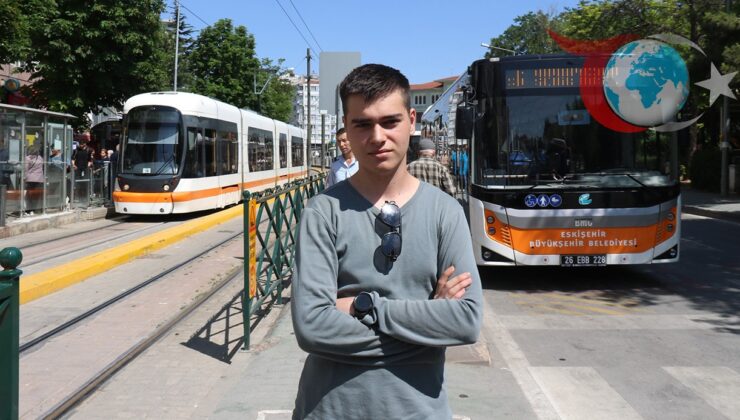 Üniversite Öğrencisinin Eşsiz Toplu Taşıma Tutkusu