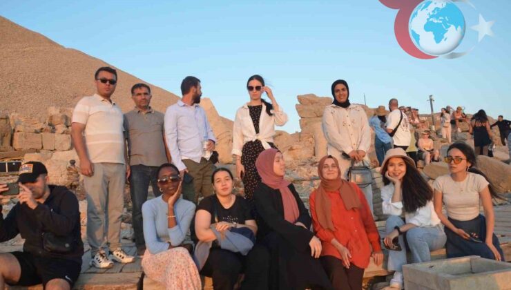 15 Ülkeden Misafirler Nemrut Dağı’nın Eşsiz Güzelliklerine Tanıklık Etti