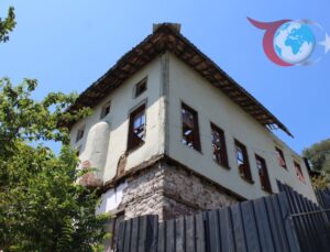 Akçakoca’daki Tarihi Caminin Restorasyonu Başladı