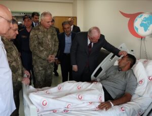 Ankara’da Üst Düzey Askeri Ziyaret: Metan Gazından Etkilenen Askerlere Moral Desteği