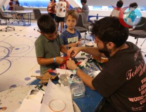 Antalya Bilim Merkezi’nde Yaz Tatilinde Eğlenceli Bilim Kampı