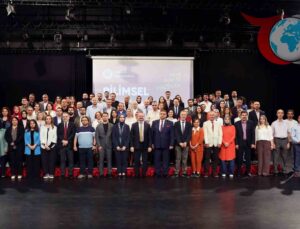 Atatürk Üniversitesi Akademisyenlerini Ödüllendirdi: Bilimsel Başarılar Törenle Taçlandırıldı