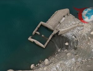 Atina’da Su Krizi: Mornos Gölü’nde Su Seviyeleri Büyük Düşüş Yaşıyor