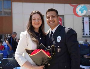 Bayburt POMEM Mezuniyetinde Unutulmaz Anlar: Evlilik Teklifleri Damga Vurdu