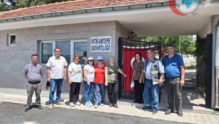 Bozüyük’te Gönüllülerden Anlamlı Şehitlik Temizliği