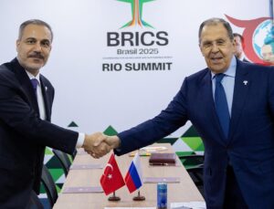 BRICS Zirvesi’nin Gölgesinde Fidan ve Lavrov Görüşmesi