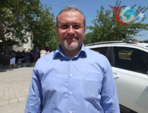 Burhaniye’de Geleneksel Aşure Şöleni: Mahalle Halkı Birlikte İmece Yaptı