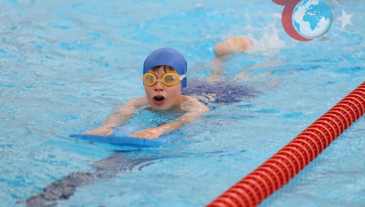 Bursa’da Yaz Spor Okulları: Minik Yüzücüler Sertifikalarını Aldı!