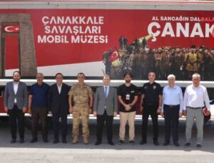 Çanakkale Savaşları Mobil Müzesi Tatvan’da Tarih Meraklılarıyla Buluştu
