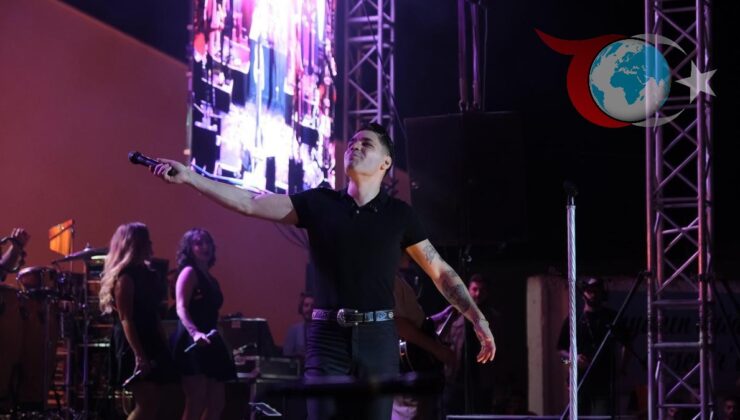 Emir Can İğrek Akşehir Sahnesinde Unutulmaz Anlar Yaşattı