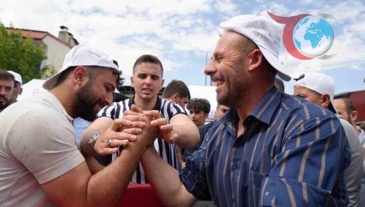 Erzurum’da Oto Sanayi Çalışanlarından Renkli Bilek Güreşi Turnuvası