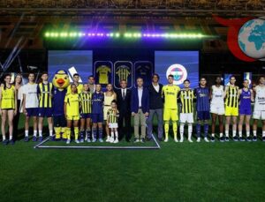 Fenerbahçe ve adidas’tan Tarihi Forma Tanıtımı: ‘Çubuklu Bize Emanet’