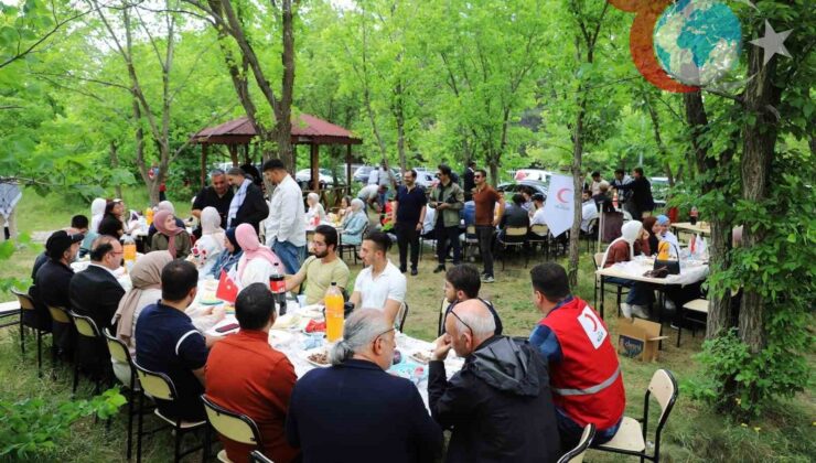 Gazzeli Öğrenciler Erzurum’da Dayanışma Etkinliğinde Buluştu