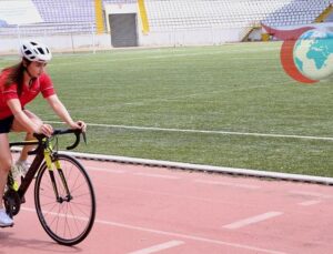 Genç Triatlet Mürya Karayel, Uluslararası Arenada Zirveye Oynuyor