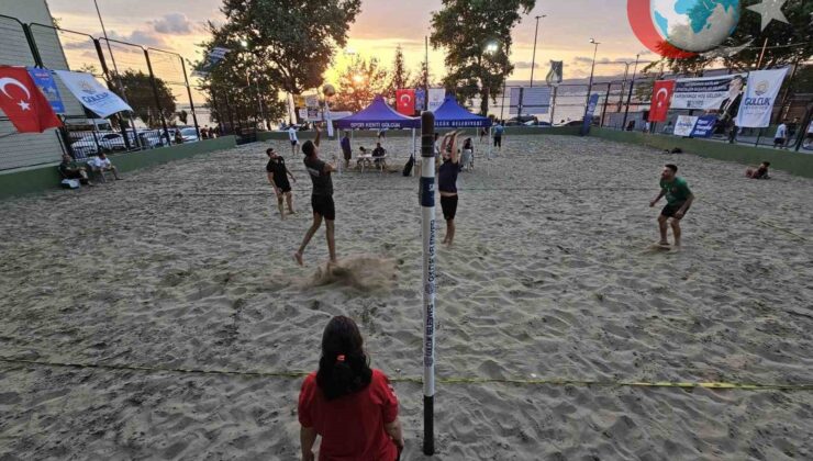 Gölcük Belediyesi’nin Geleneksel Plaj Voleybolu Turnuvası Büyük Heyecanla Başladı