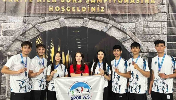 Kayseri Spor A.Ş. Kick Boks Şampiyonası’nda Madalyaları Topladı