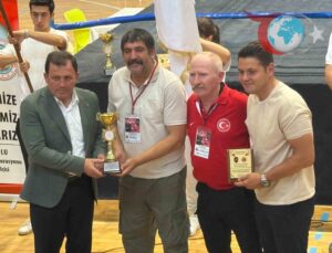 Kayseri’de Muhteşem Muaythai Şampiyonası: Şehitler Anıldı, Spor Coşkusu Zirve Yaptı