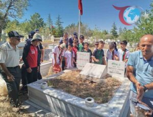 Kırşehir’de Çanakkale Ruhu Gazilerin Mezarlarında Yaşatılıyor