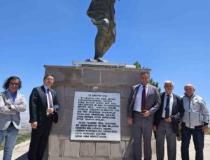 Kocatepe’yi Ziyaret Eden Anadolu Basın Birliği’nden Gençlere Önemli Mesaj