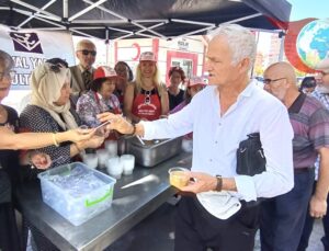 Kütahya’da Aşure Geleneği: Sosyal Yardım ve Kültür Vakfı’ndan Anlamlı Etkinlik