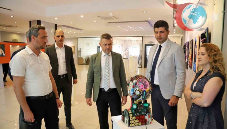 Mersin’de Atık Malzemeler Sanata Dönüşüyor