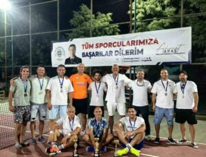 Muğla’da Geleneksel Babalar Günü’nde Raket Sesleri Yankılandı