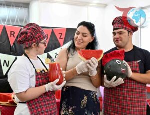 Muratpaşa Belediyesi’nden Sıcacık Bir ‘Karpuz Şenliği’