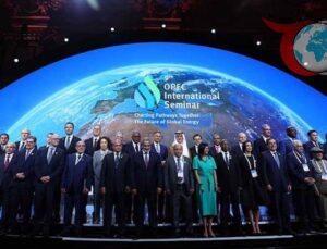 OPEC Zirvesinde Türkiye’yi Bakan Bayraktar Temsil Etti