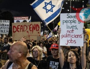 Tel Aviv’de Ateşkes ve Esirlerin Geri Getirilmesi İçin Binlerce Kişi Sokağa Döküldü