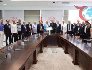 TÜRFAD Heyeti, Sağlık Bakanı Memişoğlu ile Türk Sporunu Masaya Yatırdı